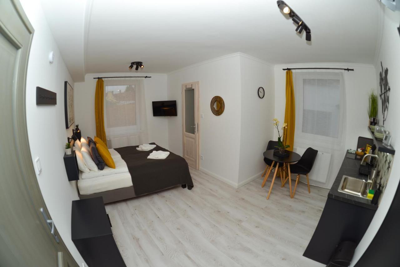 Raba92 Apartman House Экстерьер фото